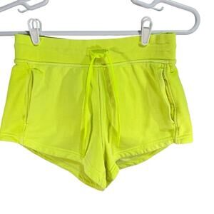 Lululemon Athletic Scuba Shorts Women Pockets Drawstring Size 6 Bright Green
